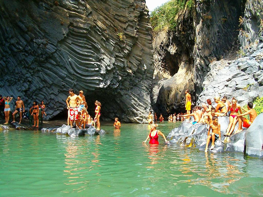 come vestirsi alle gole dell'alcantara