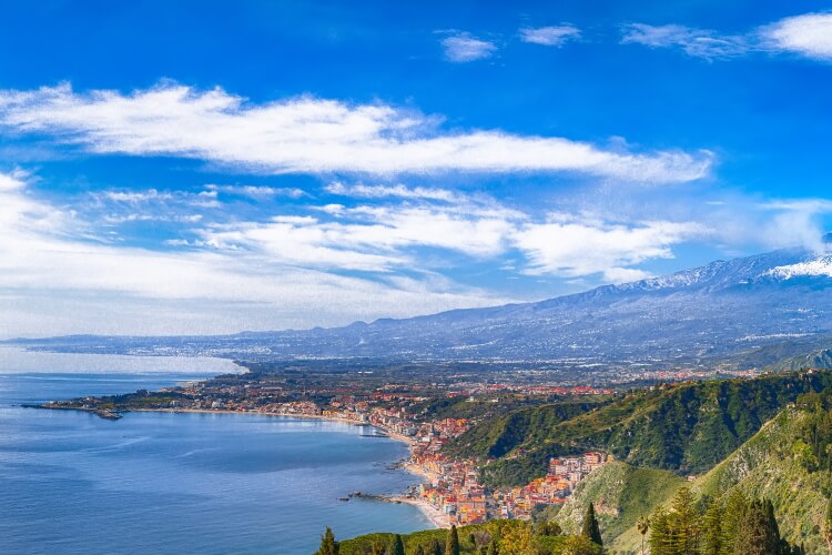 la vista dalla villa di Taormina