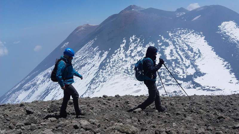 trekkers ai crateri sommitali
