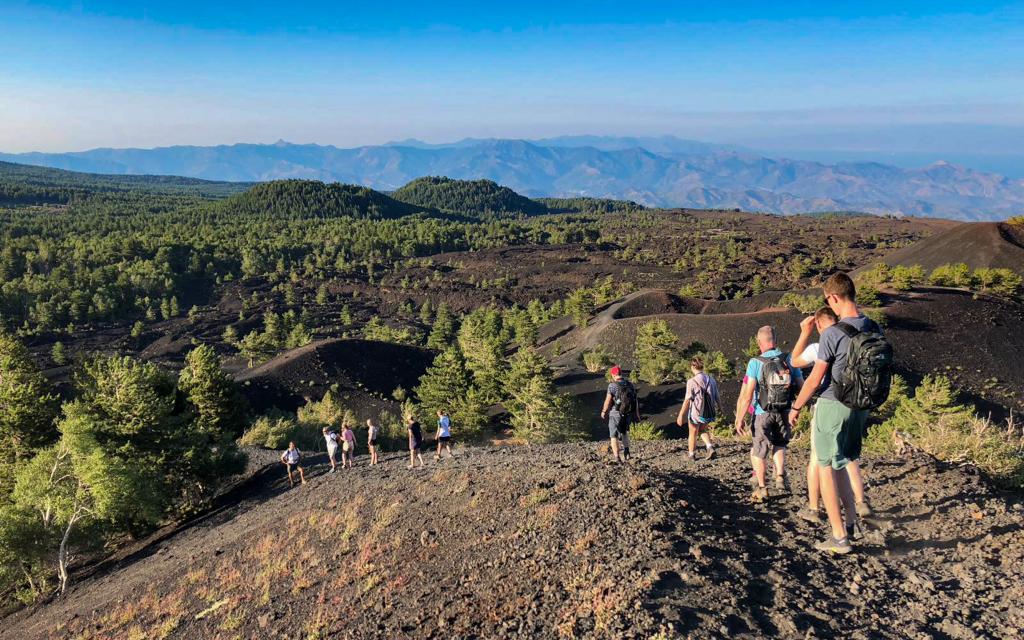 escursionisti sull'Etna