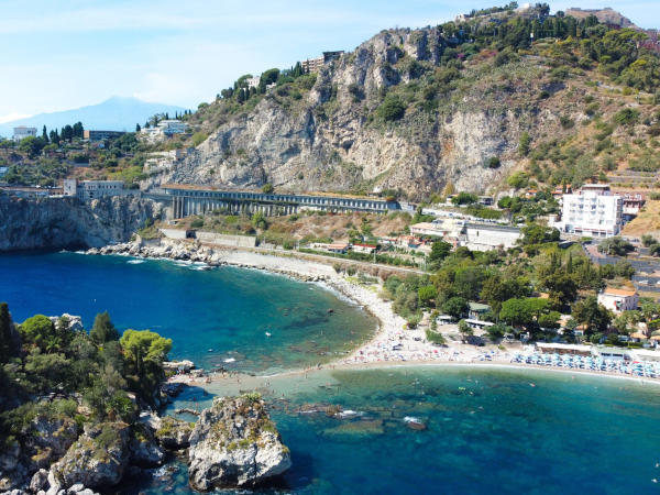 Tips for making the most of a day in Sicily including timing hydration and return buffer